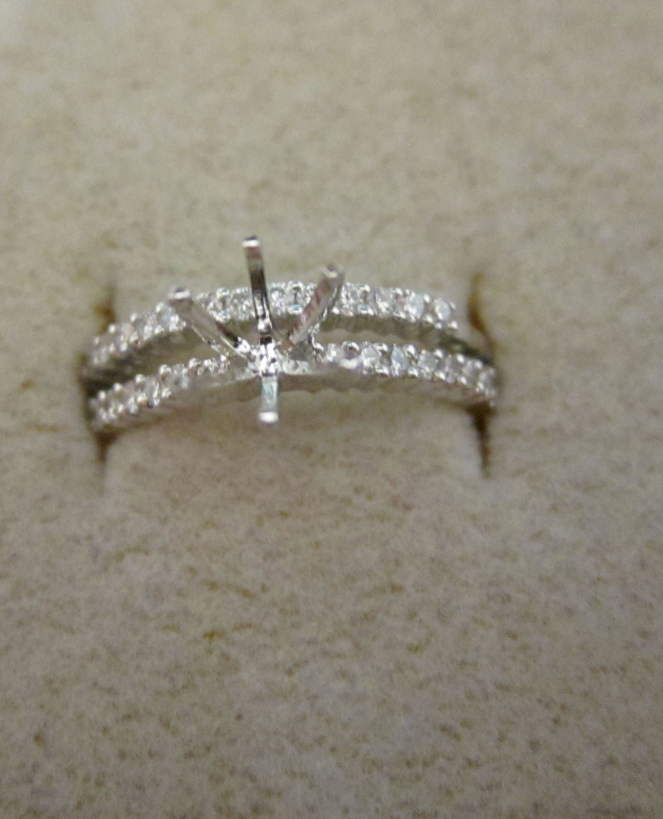 DIAMOND ROUND BRILLIANT SHAPE HALF WAY SET 2 PIECE ENGAGEMENT RING