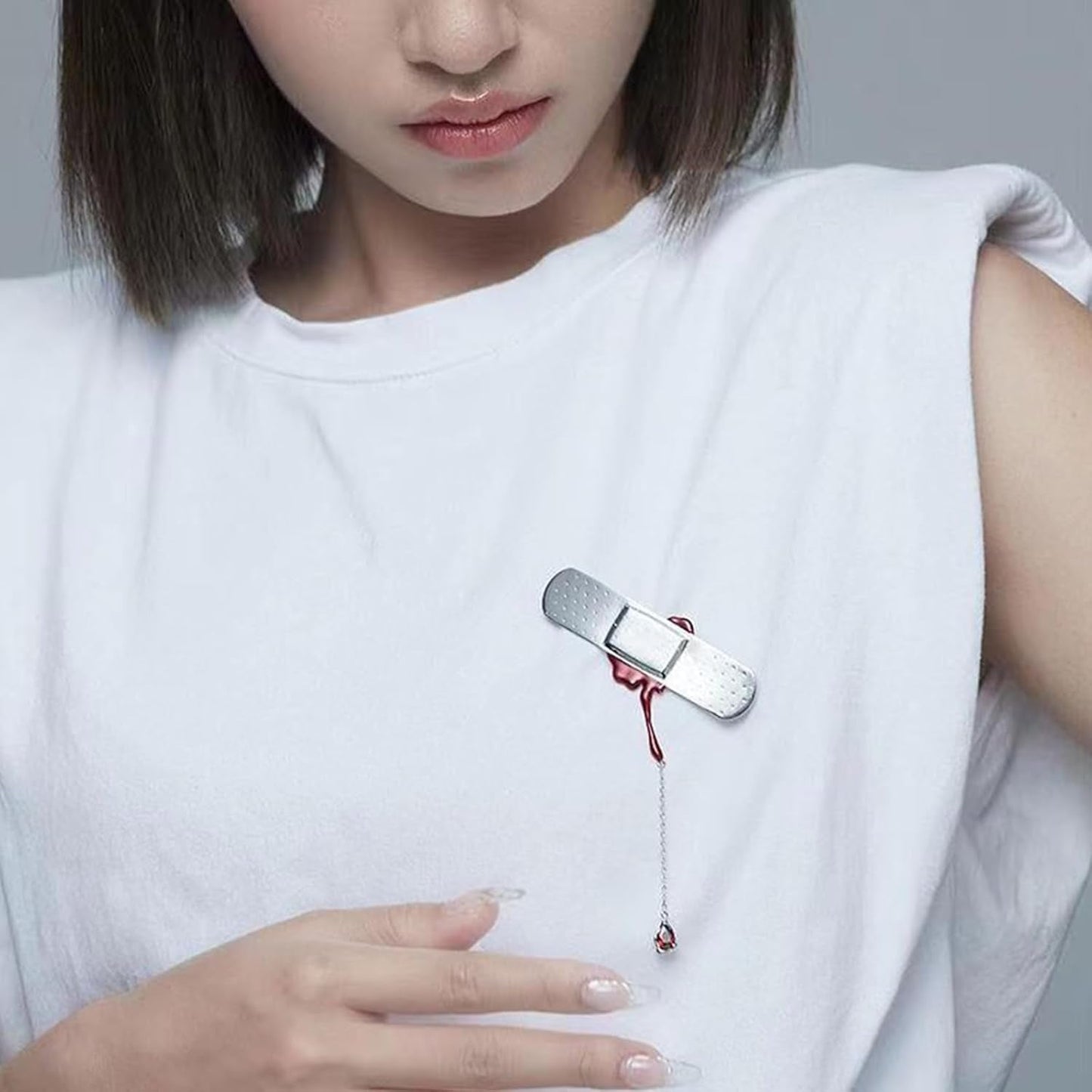 Band-Aid Tassel Brooch Simulation Metal Tassels Brooch Studded Diamonds Badge Pin Female Hip Hop Street Fashion Brooches Accessory