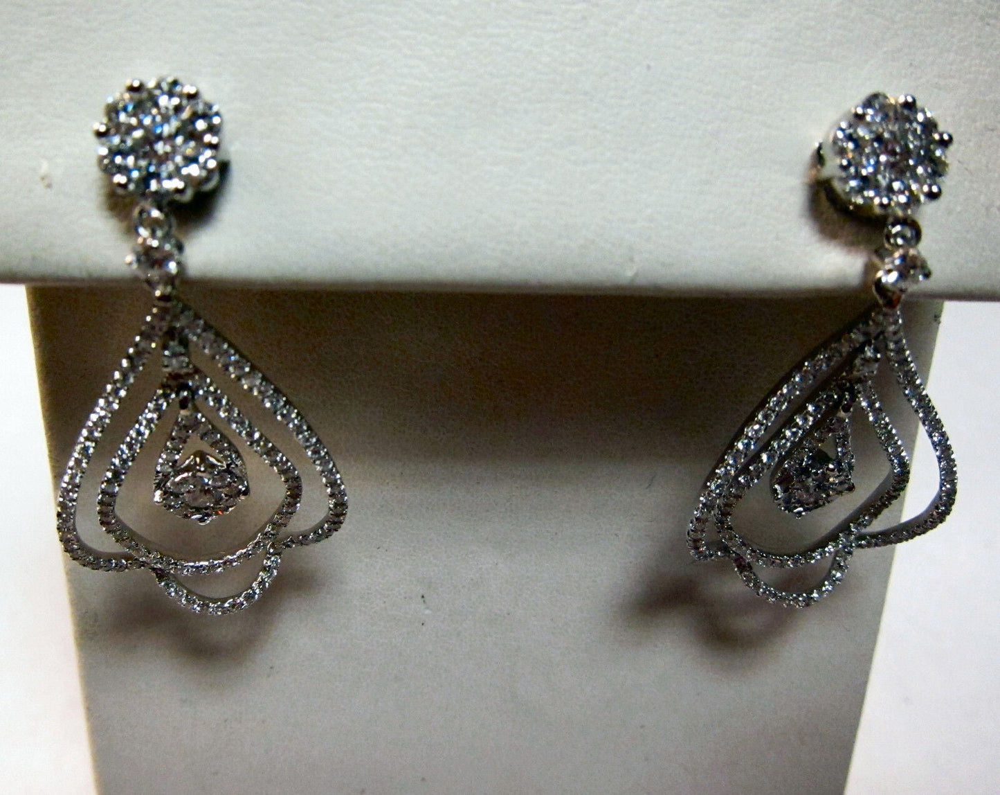 2.00 CT F COLOR VS1/2 CLARITY GRADE DIAMOND EARRING ROUND SHAPE 18 K WHITE GOLD