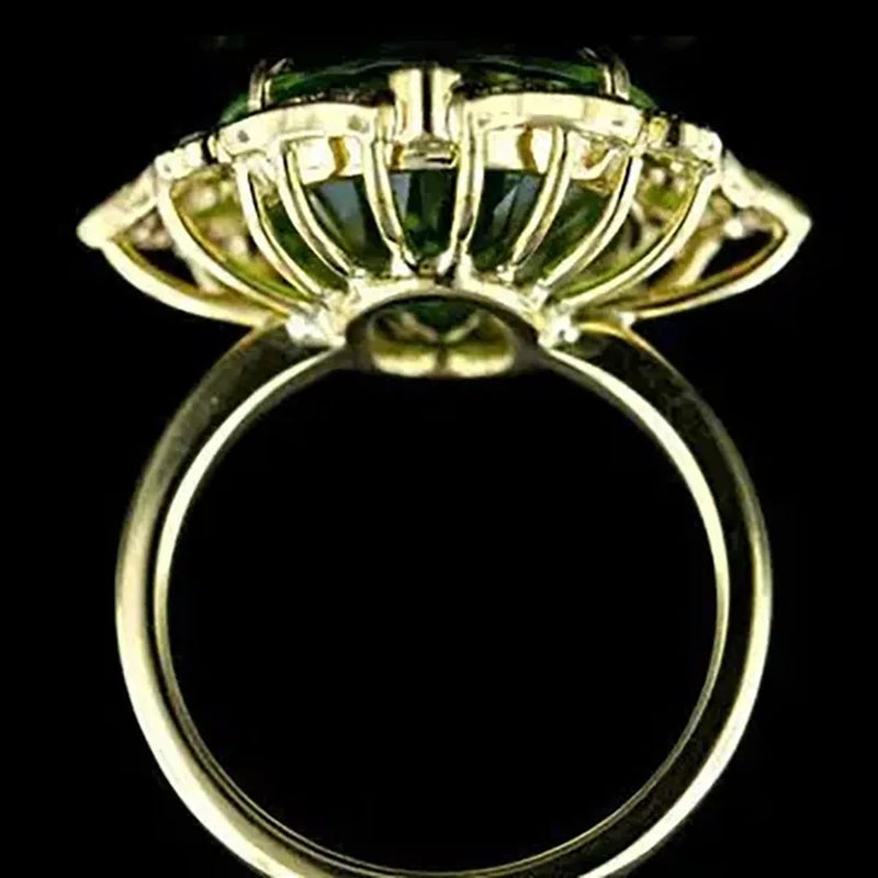 Luxury Elegant Ladies Plated Gold Oval Cut Emerald Green Gemstone Engagement Ring for Women Vintage Finger Ring Party Accessory Gift
