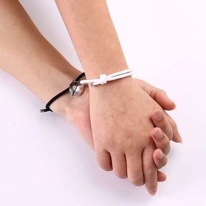 4Pcs/Set Two Souls One Heart Matching Necklaces Bracelets for Couples Creative Magnet Wishing Stone Necklaces Pandent Braided Rope Bracelets Mutual Attraction Friendship Couples Jewelry Gifts for Valentine'S Day