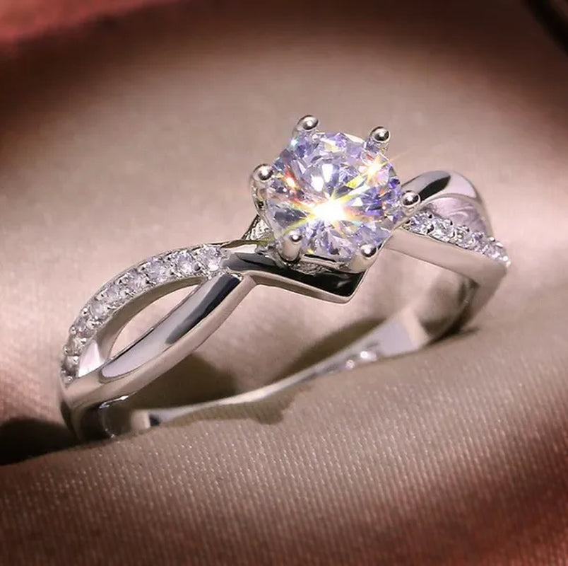 Six-Pronged Colorless Moissanite Infinity Engagement Ring in Infinity Ring Diamond Infinity Wedding Band Infinity Ring Diamond Twist Ring Half-Way Infinity Ring Engagement Ring Anniversary Ring Rings for Women Fashion Jewelry