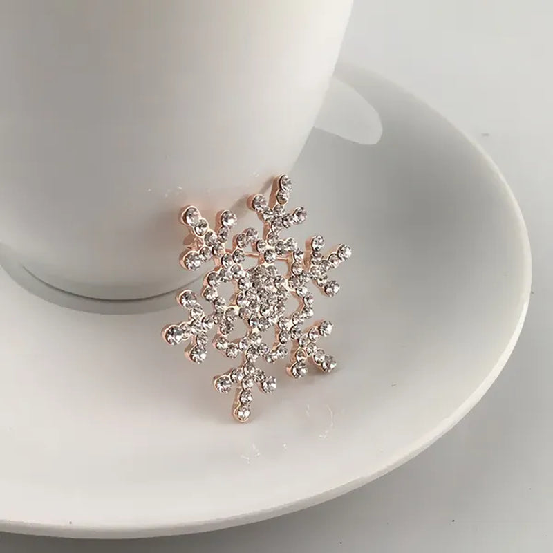 Christmas Charming Water Diamond Diamond Christmas SnowFlake Brooch Christmas Gift.