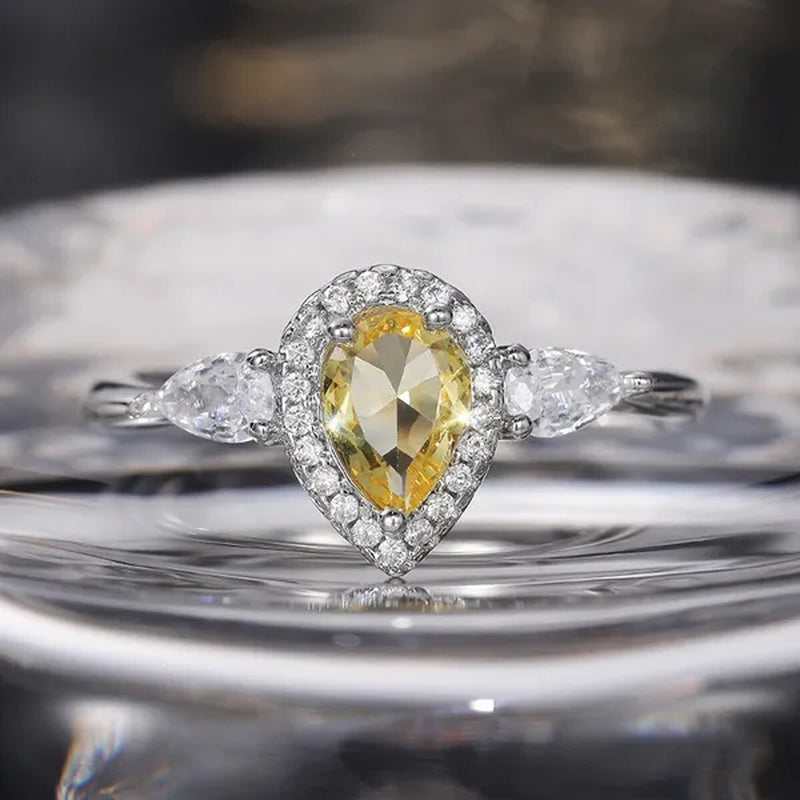European and American New Style Simple and Fashionable Drop-shaped Inlaid Yellow Zircon Women's Ring. Fashionable Jewelry Accessories for Women's Engagement and Wedding, Valentine's Day Anniversary Gifts for Her