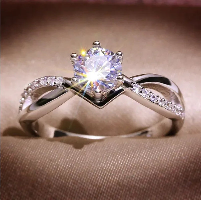 Six-Pronged Colorless Moissanite Infinity Engagement Ring in Infinity Ring Diamond Infinity Wedding Band Micro Pave Infinity Ring Diamond Twist Ring Half-Way Infinity Ring Engagement Ring Anniversary Ring Rings for Women Fashion Jewelry