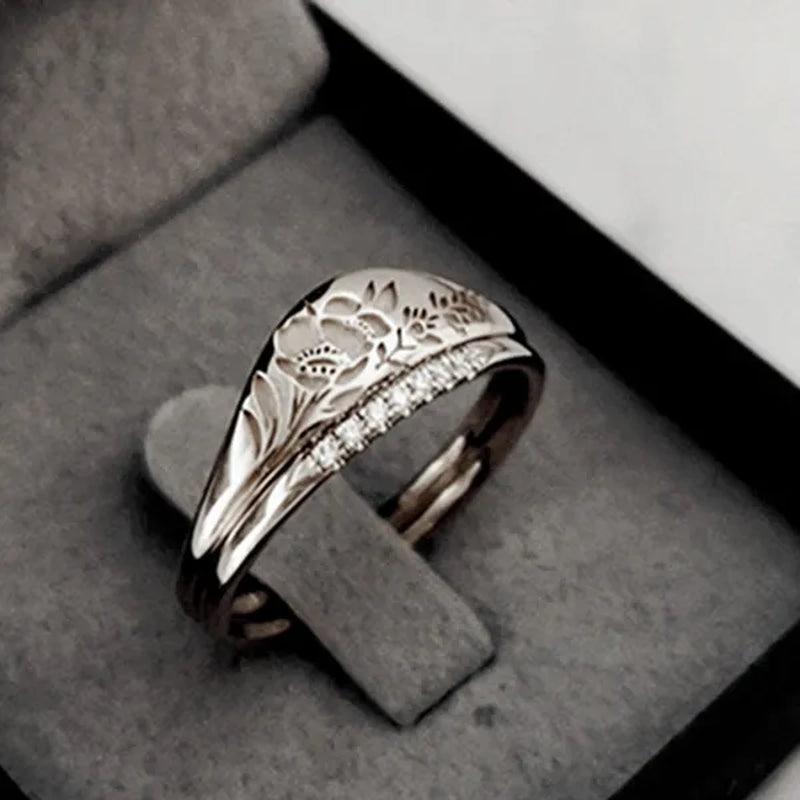 2Pcs/Set Women'S Fashion Jewelry Exquisite 925 Sterling Silver Ring Personality Carved Rose Flower Stackable Diamond Wedding Rings Set Beautiful Princess Bride Proposal Engagement Cocktail Party Accessories Anniversary Gift Size US4-12 Bague Femme