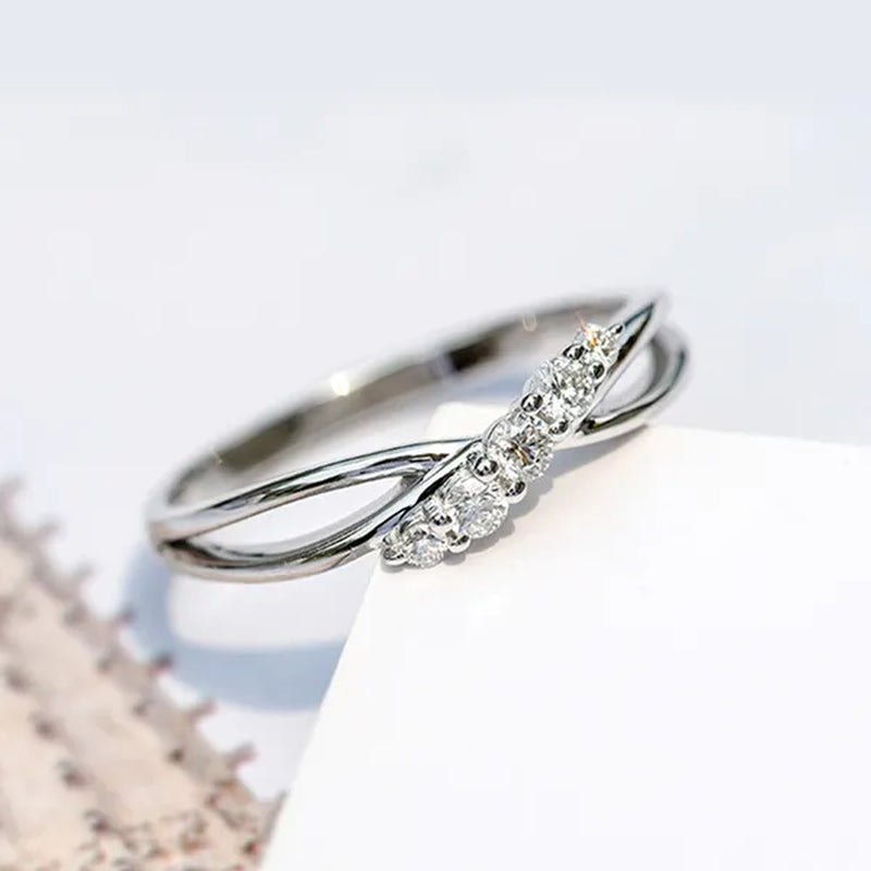 Exquisite Silver Color Twist Ring Shiny Crystal Zircon Wedding Band Engagement Rings for Women Anniversary Party Gift