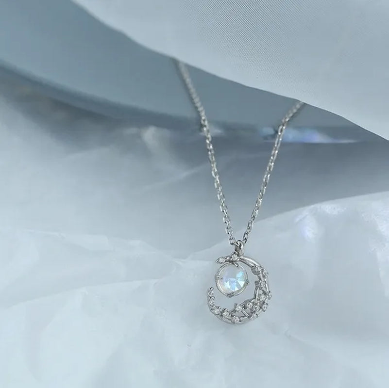 Exquisite Fashion Zircon Set Gem Moon Necklace Elegant Women's Pendant Necklace Fairy Necklace Exquisite Fashion Accessories Lover's Gift Necklace Anniversary Christmas Gift Jewelry