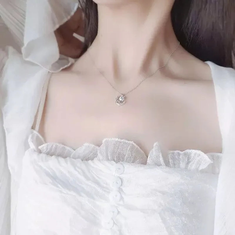 Exquisite Fashion Zircon Set Gem Moon Necklace Elegant Women's Pendant Necklace Fairy Necklace Exquisite Fashion Accessories Lover's Gift Necklace Anniversary Christmas Gift Jewelry