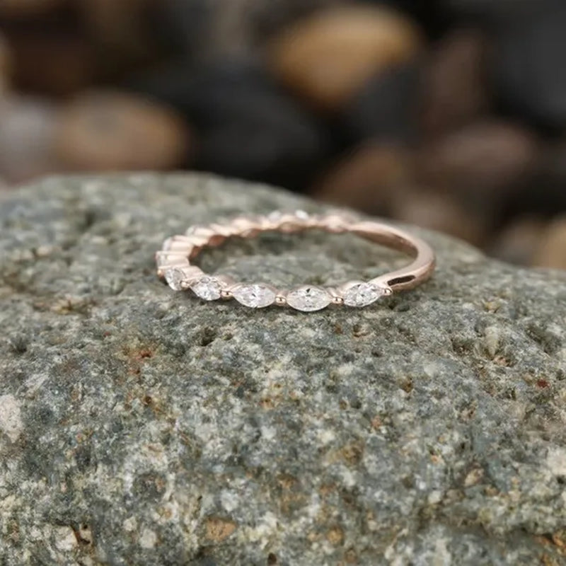 Gorgeous So Simple Shiny Marquise Ring Exquisite Stacking Rings for Women Wedding Accessories Elegant Princess Birthday Party Proposal Engagement Jewelry Band Gift for Bride Size 4-12 Bague Femme