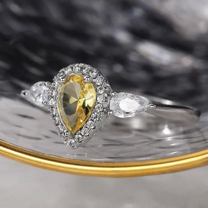 European and American New Style Simple and Fashionable Drop-shaped Inlaid Yellow Zircon Women's Ring. Fashionable Jewelry Accessories for Women's Engagement and Wedding, Valentine's Day Anniversary Gifts for Her