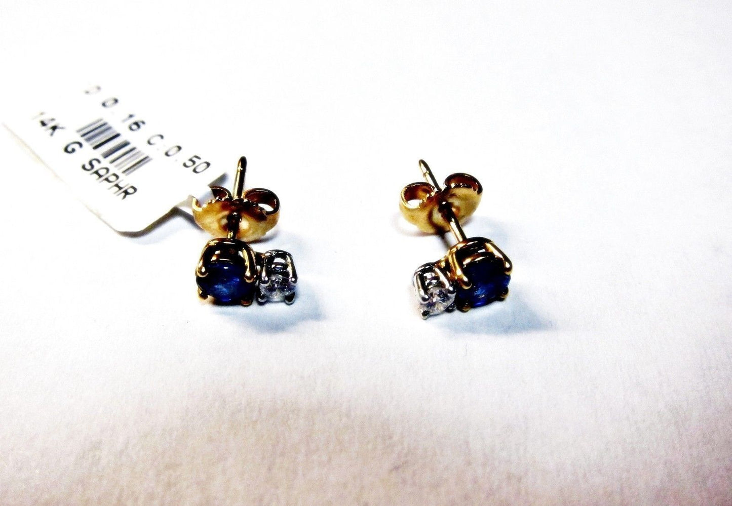 SAPPHIRE ROUND SHAPE SET WITH ONE DROP DIAMOND EACH STONE