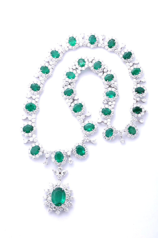 GRACEFUL EMERALD AND DIAMOND NECKLACE. 39.09 CARATS OF FINE GREEN EMERALD