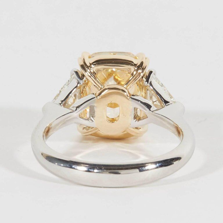 Lovely 5 Carat Fancy Yellow Engagement Ring GIA Certified 5.02 CT