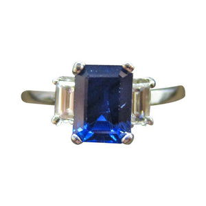 EMERALD SHAPE SAPPHIRE CENTER SET 2 E MERALD SHAPE DIAMOND