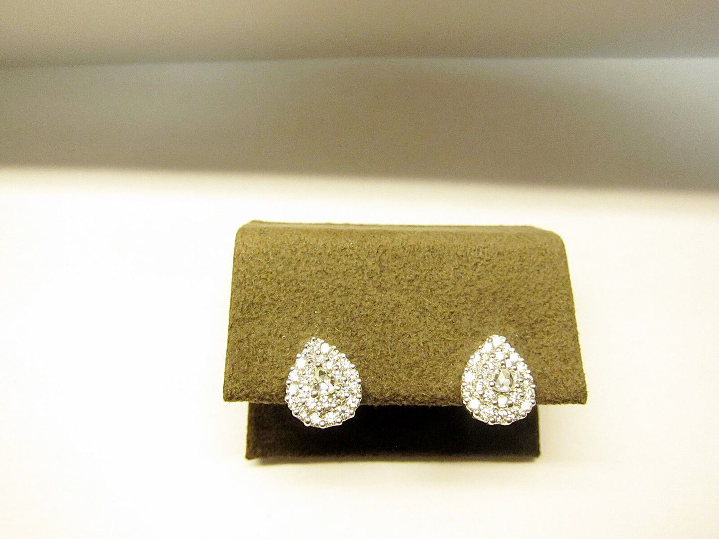 DIAMOND EARRING TWO PEAR SHAPE ROSE SHAPE DIAMOND ROUND