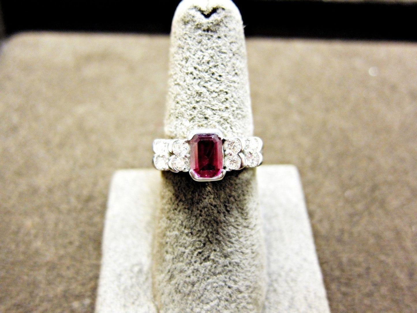 RUBY EMERALD SHAPE DIAMOND 8 ROUND BRILLIANT SHAPE RING