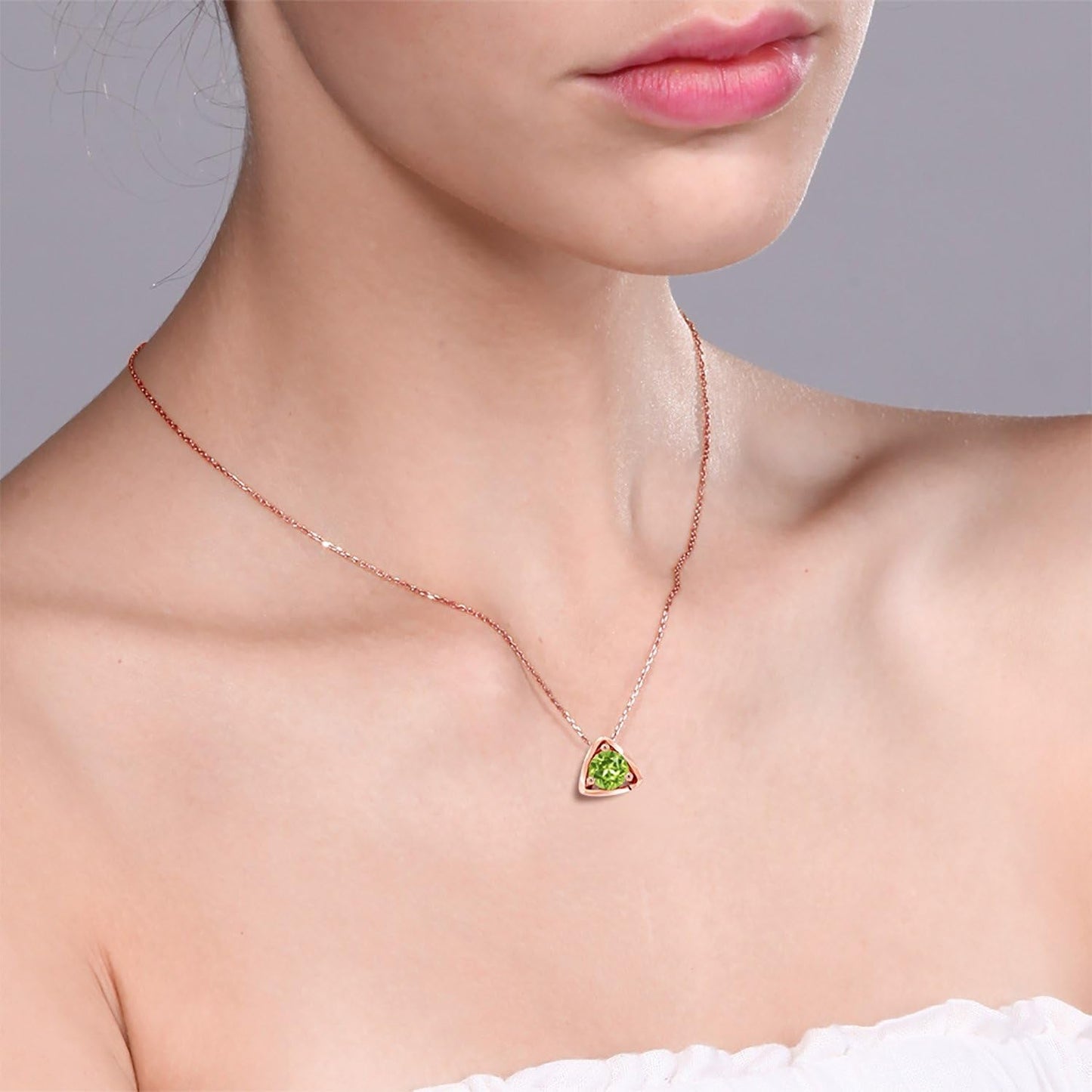10K Rose Gold Green Peridot Pendant Necklace for Women (0.50 Cttw, Gemstone Birthstone, round 5MM, with 18 Inch Chain)