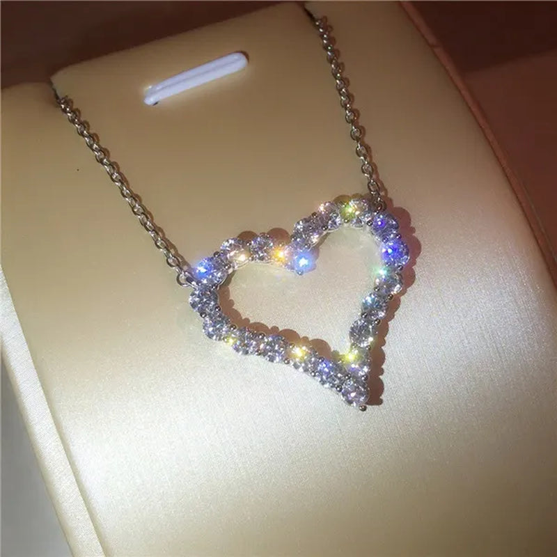 Luxury 925 Sterling Silver Heart-shaped Diamond Pendant Necklace Women Shiny Silver Chain Clavicle Fashion Jewelry Gift for Girl (100% Pure Silver)