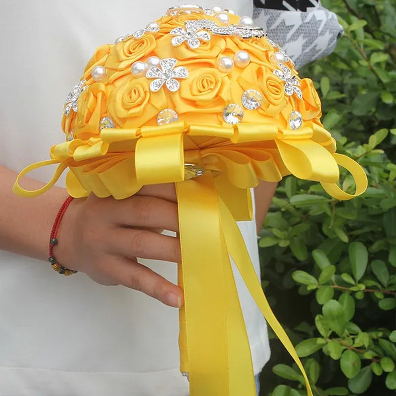 Customized Gold Yellow Silk Rose Wedding Bouquet Diamond Pearl Brooch Bride Bouquet Ribbon Bridesmaid Bouquet Wedding Simulation Flower