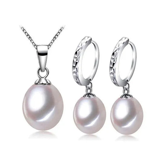 Majesty Diamonds MDS170066 Freshwater Pearls Pendant Set in .925 Sterling Silver