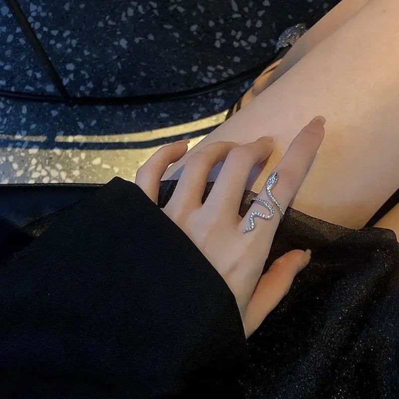Fashion Exquisite Sterling Flash Diamond Micro Set Women's Snake Diamond Ring Bride Princess Engagement Ring Jewelry