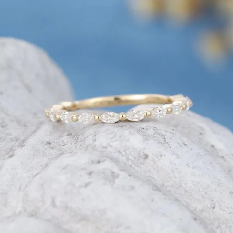 Gorgeous So Simple Shiny Marquise Ring Exquisite Stacking Rings for Women Wedding Accessories Elegant Princess Birthday Party Proposal Engagement Jewelry Band Gift for Bride Size 4-12 Bague Femme