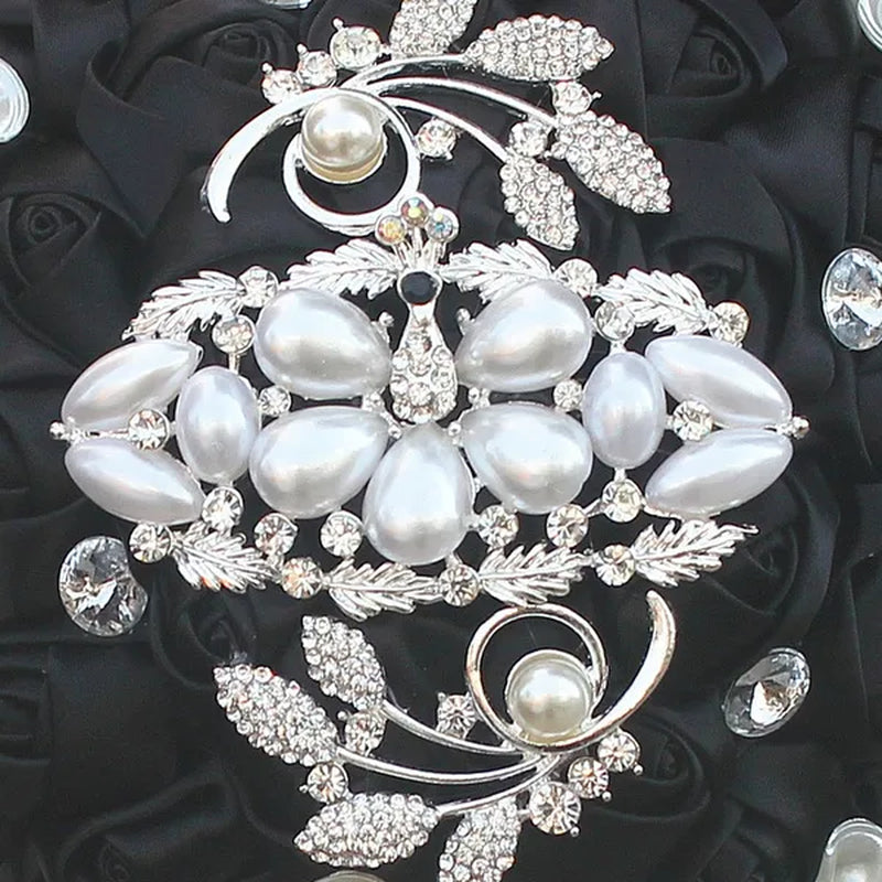 Exclusive Custom 18CM Wedding Bouquet Black Silk Rose Wedding Bride Bouquet Pearl Diamond Bow Brooch Bride Holding Flowers