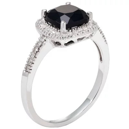 Onyx and 0.18 CT. T.W. Diamond Ring in 14K Gold