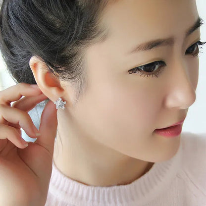 Elegant Stud Earrings Christmas Winter Snowflake Earrings Women Simple Jewelry