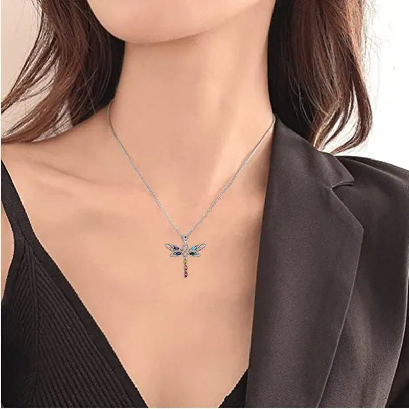 Delicate Colorful Zircon Dragonfly Necklace Insect Dragonfly Wings Pendant Engagement Necklaces for Women Insect Jewelry Creative Dragonfly Accessories Birthday Party Anniversary Gift