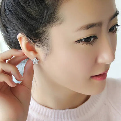 Fashion Lady Creative Diamond Flower Earrings White Snowflake Earrings Engagement Earrings for Women Flower Jewelry Lovely Lady Snowflake Accessories Birthday Anniversary Gift - WORLD TIME VISITS